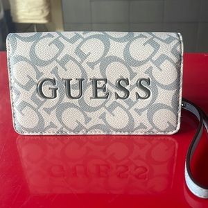 New GUESS Wristlet